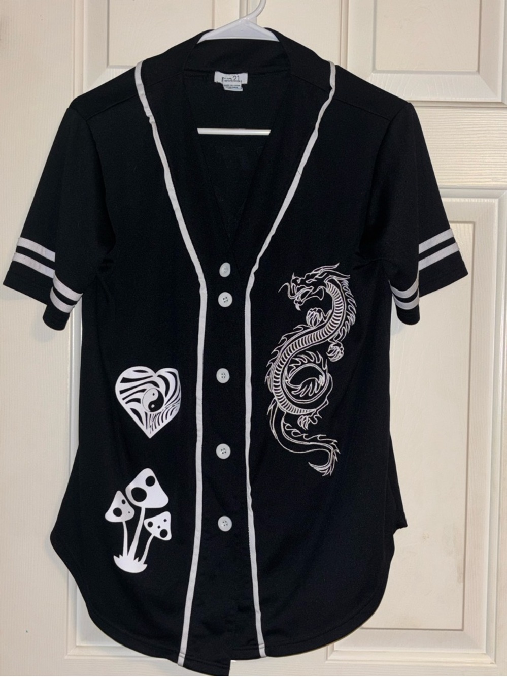 RUE 21 GRAPHIC BASEBALL JERSEY